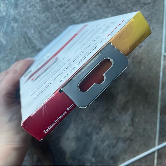 ZAGG Fusion XTR3 Privacy Anti-Glare Samsung Galaxy S24 Screen Protector - Picture 4 of 4